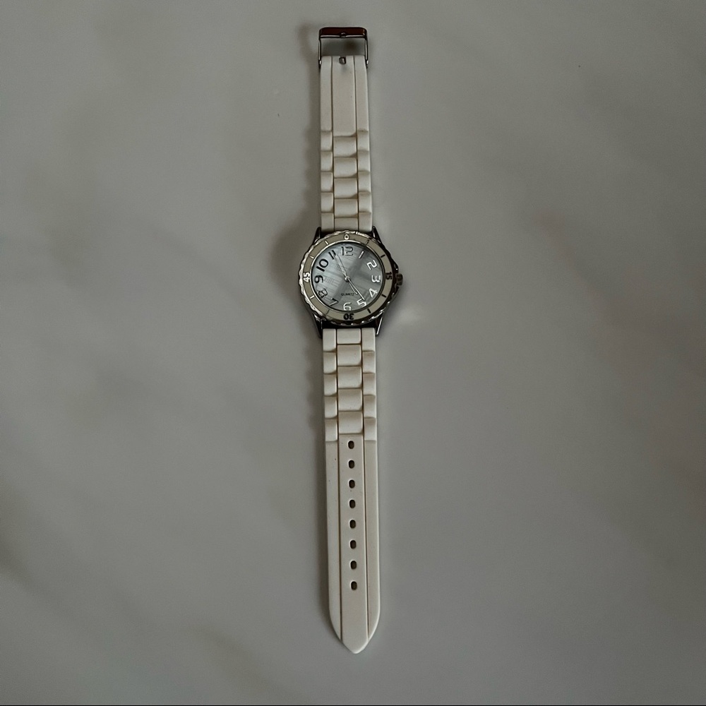 GUC Accutime silicone watch
